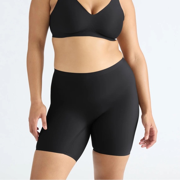 BNIB Knix Thigh Saver 6” - Picture 4 of 4